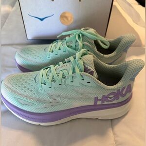 HOKA Women’s Clifton 9 Shoes Brand New in Box